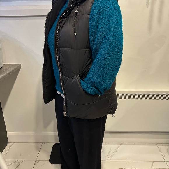 Zara Puffer Vest M - Picture 8 of 9